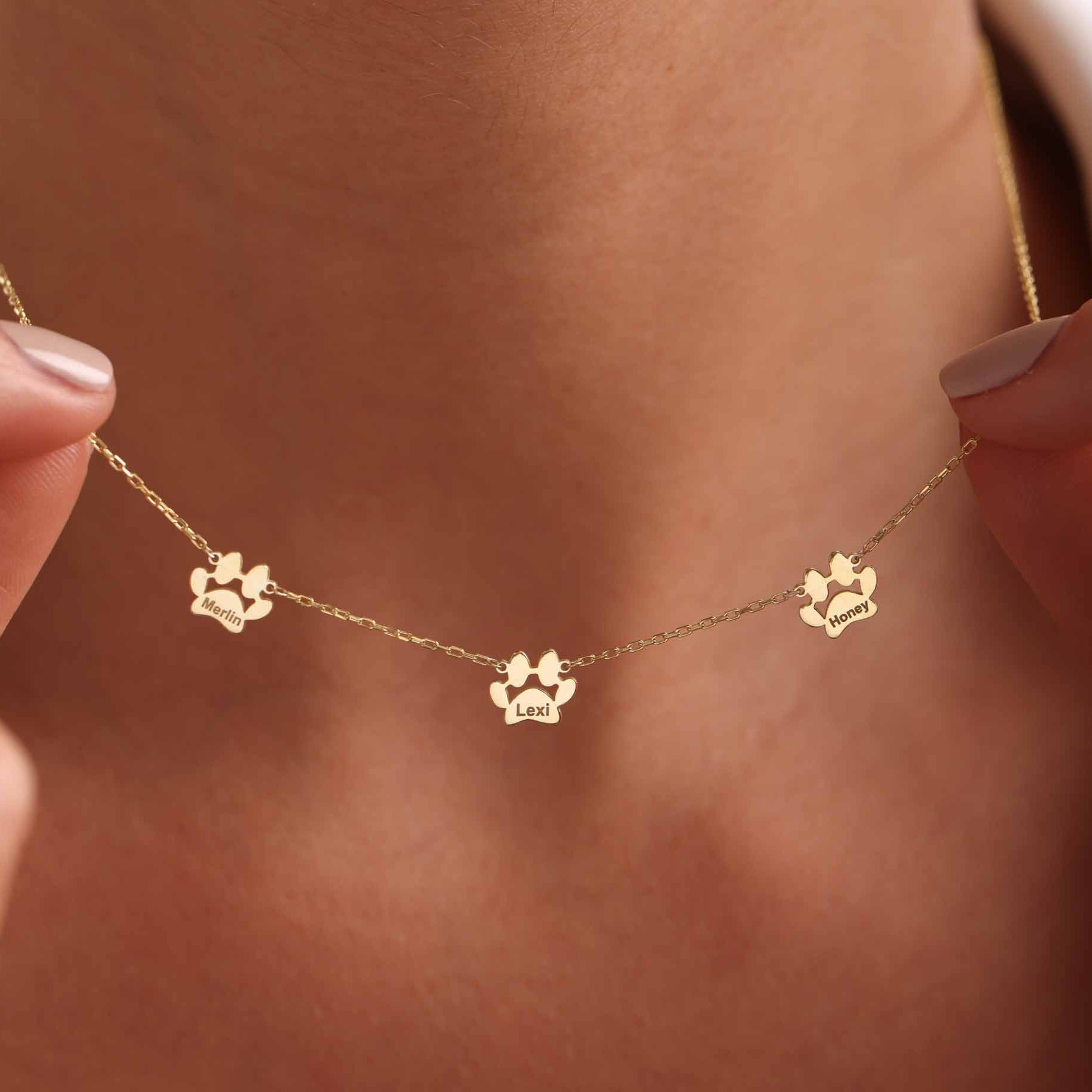 Custom Paw with Name Necklace – Personalized Pet Memorial