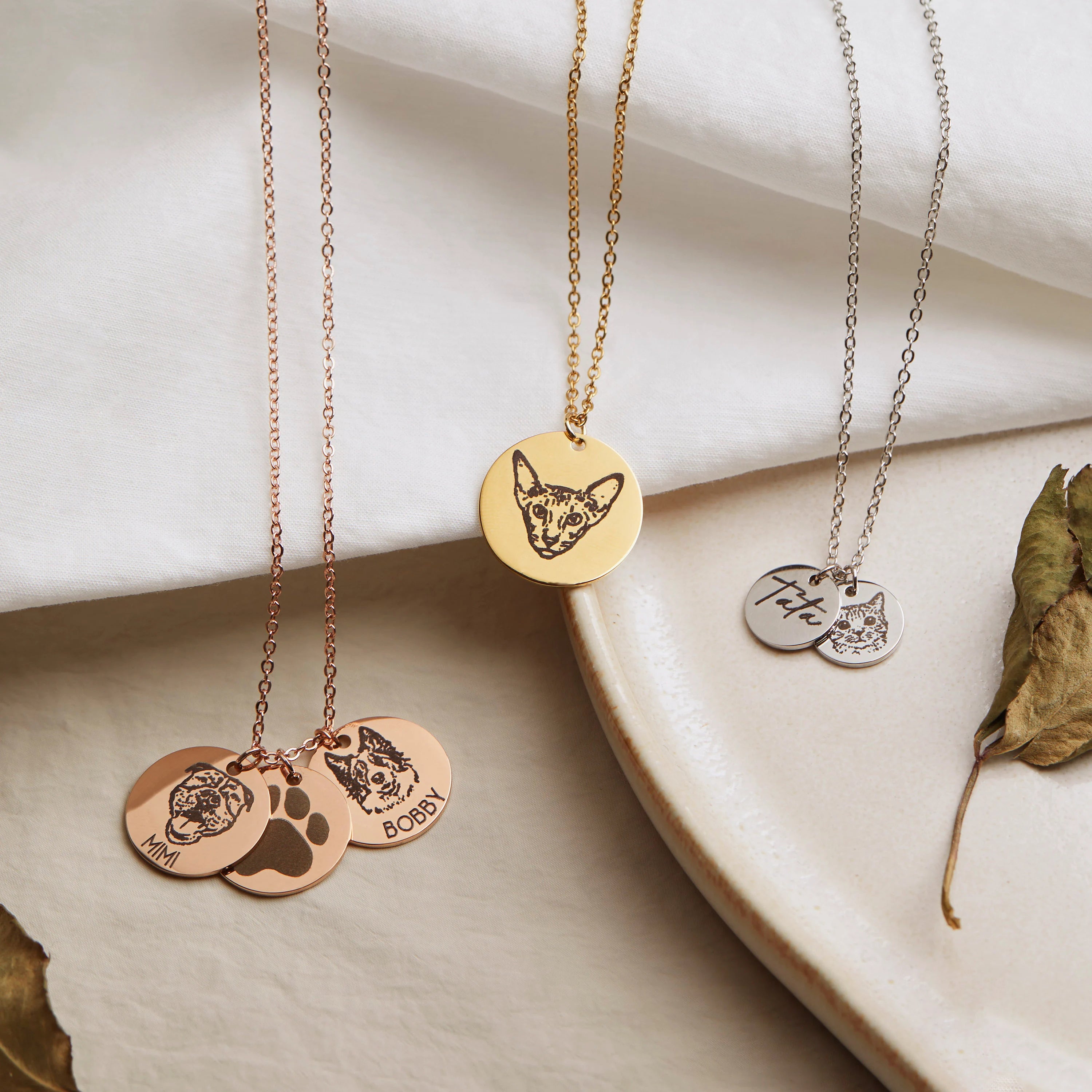 Custom Pet Portrait & Name Necklace – Personalized Pet Memorial